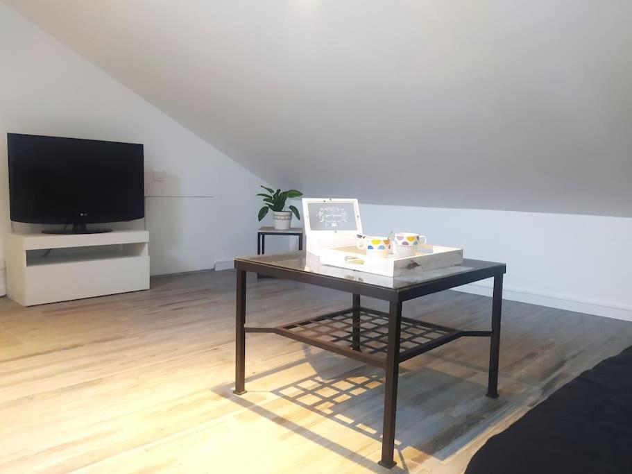 Suite Mansardee Independante, 25Min Lyon-Villefranche Chazay-d'Azergues Exteriér fotografie